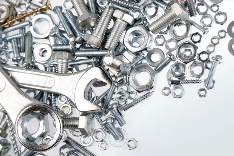 ELEMENTI DI FISSAGGIO E RACCORDI